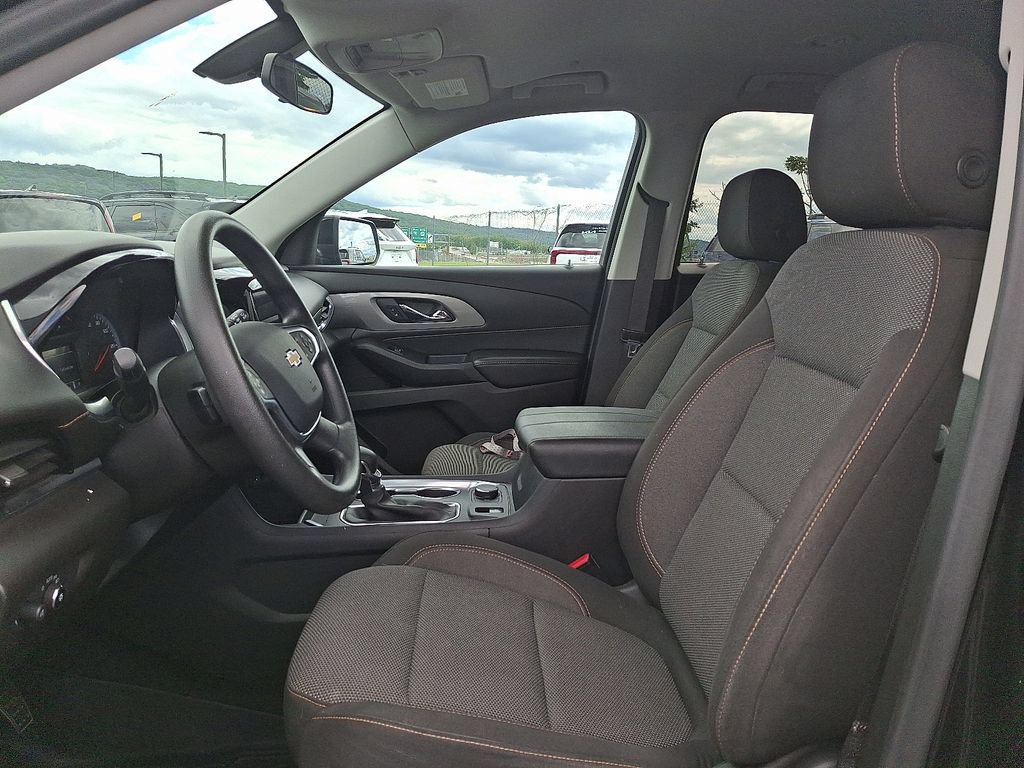 Used 2021 Chevrolet Traverse LS FWD image 15