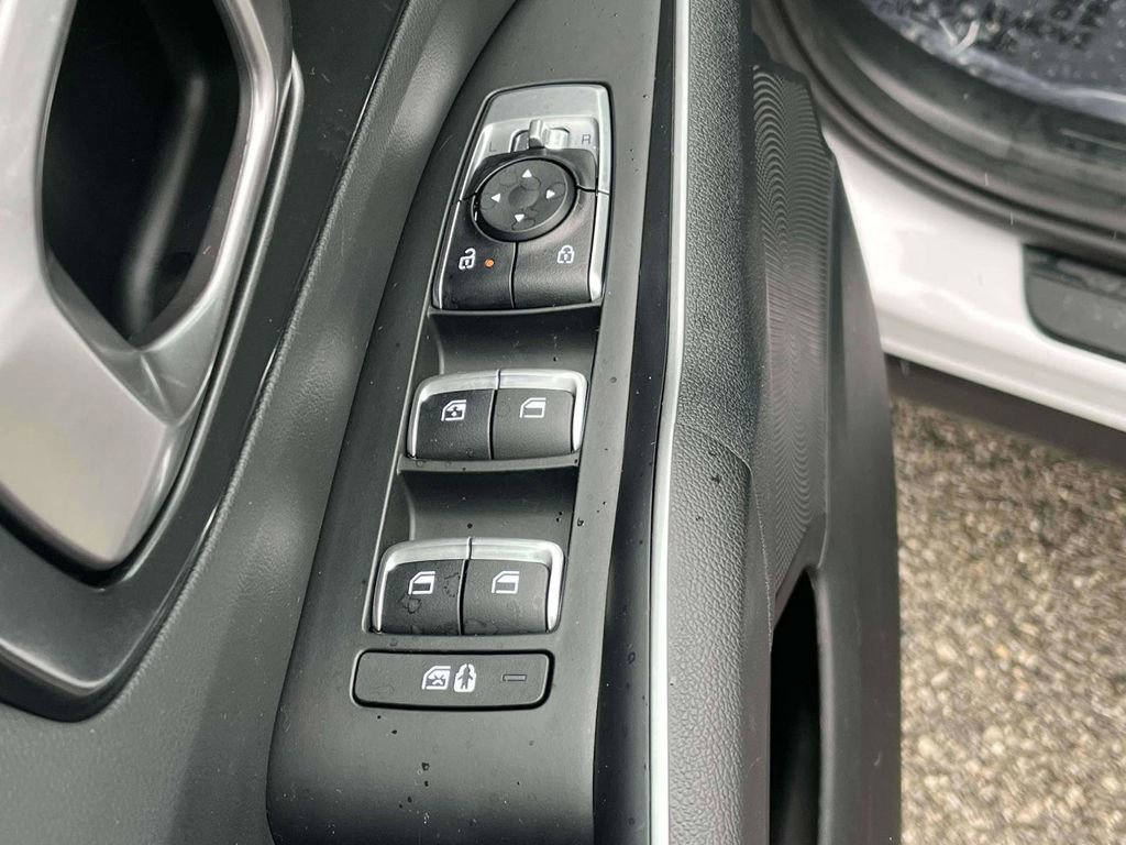 Used 2025 Kia Sorento LX FWD image 14