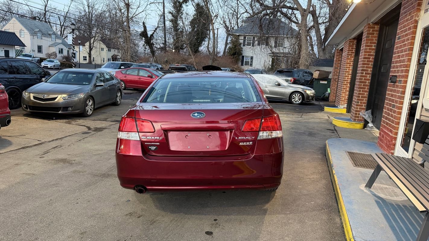 Used 2010 Subaru Legacy 2.5i Premium image 4