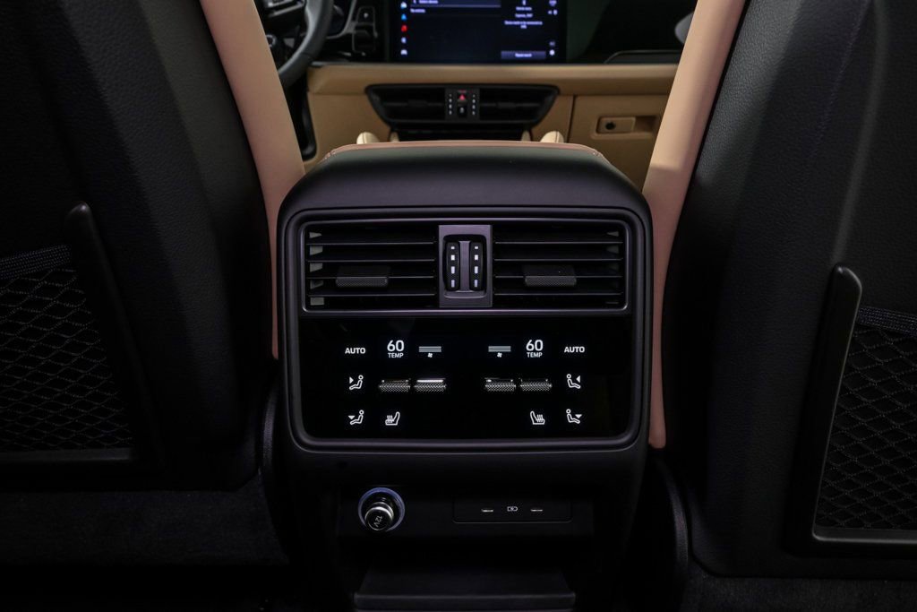 New 2025 Porsche Cayenne S image 21