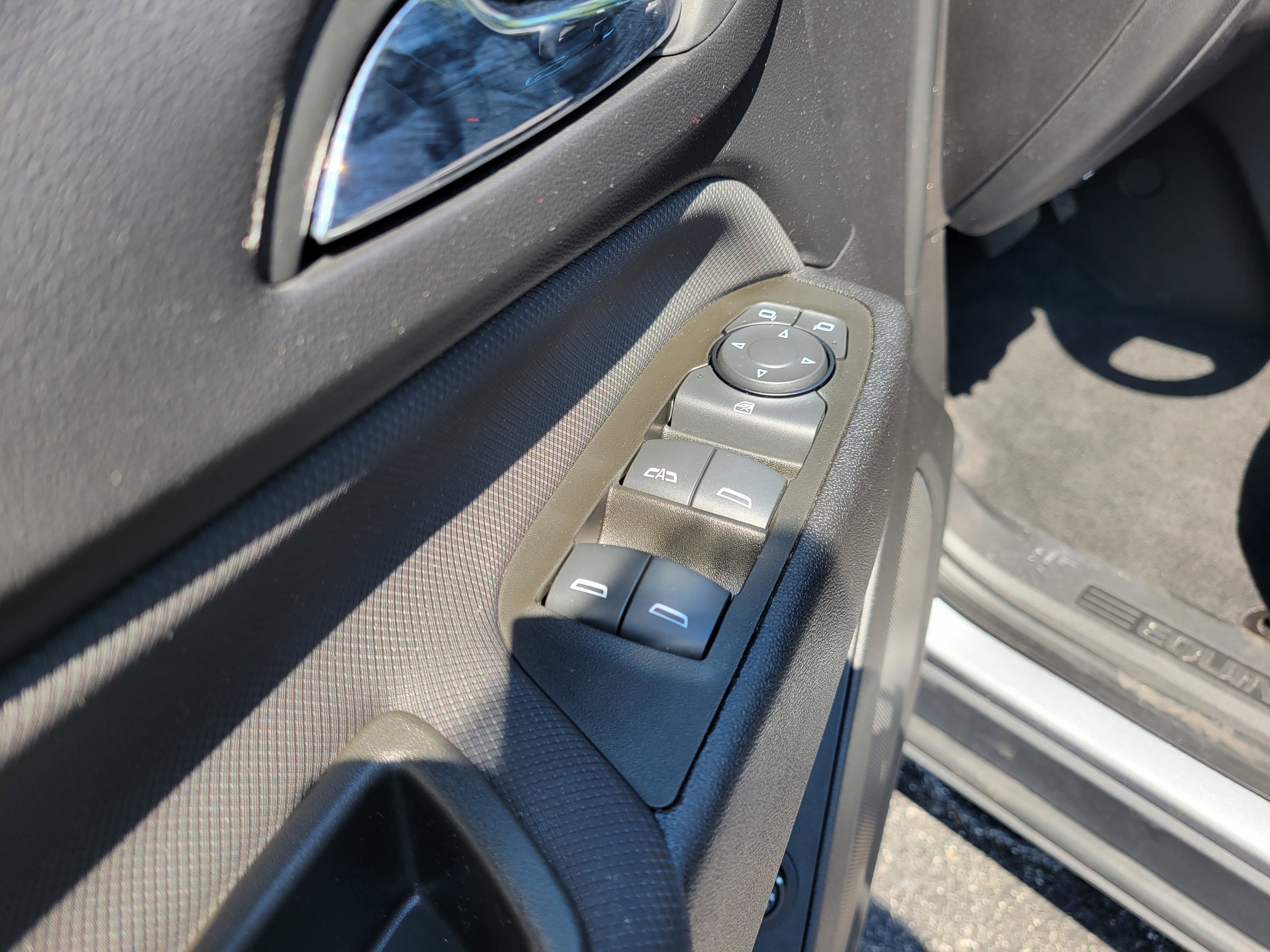 Certified 2023 Chevrolet Equinox RS w/ LPO, Cargo Package image 26
