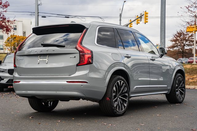 New 2026 Volvo XC90 B6 Plus w/ Protection Package Premier image 4