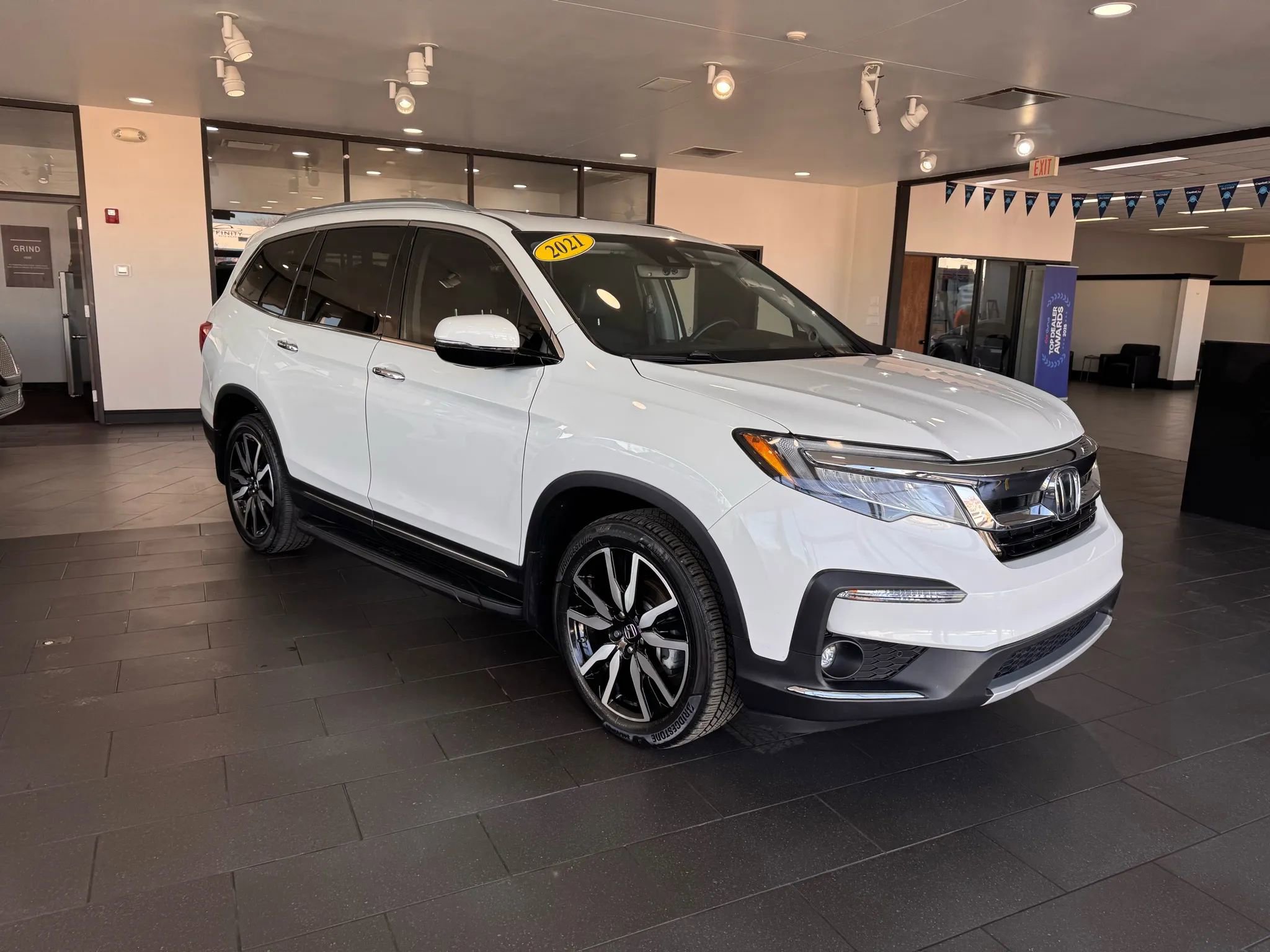 Used 2021 Honda Pilot Touring image 6
