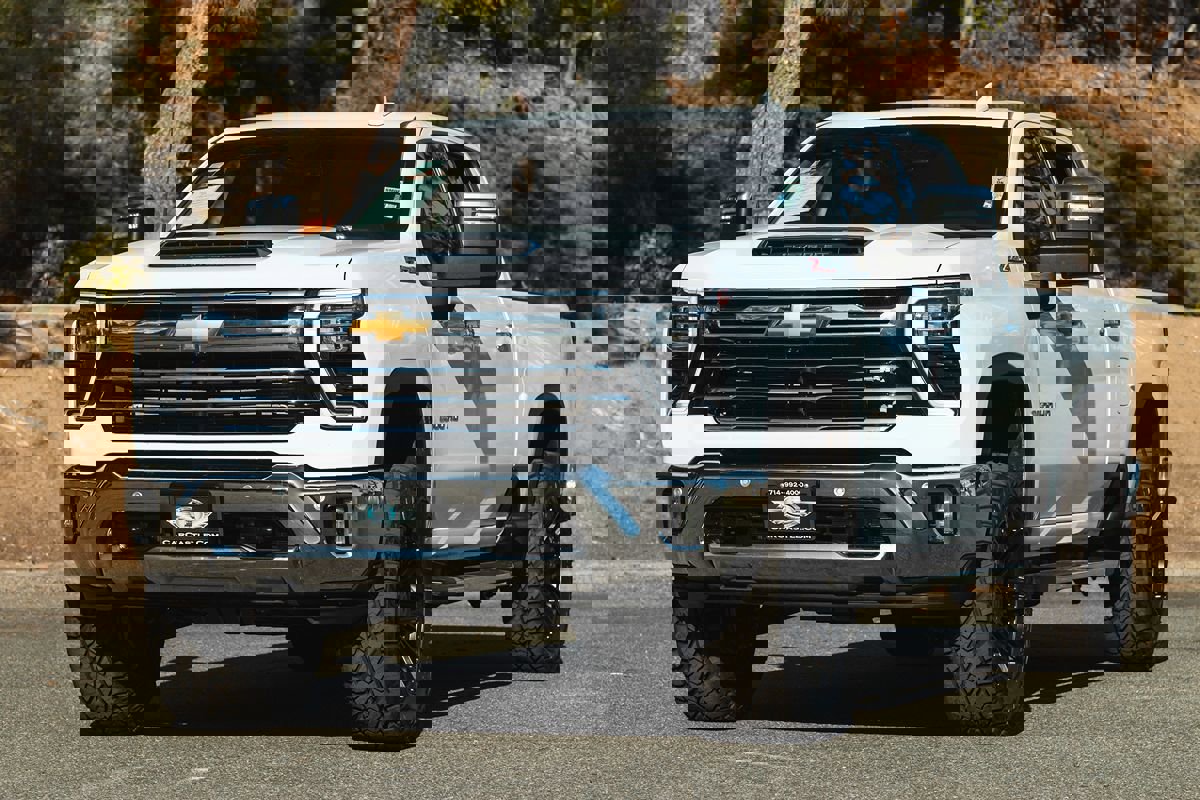 Used 2024 Chevrolet Silverado 2500 LTZ w/ LTZ Convenience Package image 5