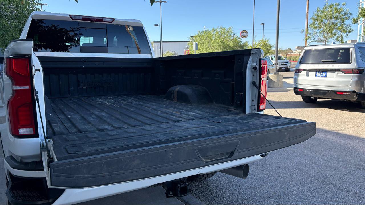 Used 2024 Chevrolet Silverado 2500 High Country w/ LPO, Dark Essentials Package AWD/4WD image 11