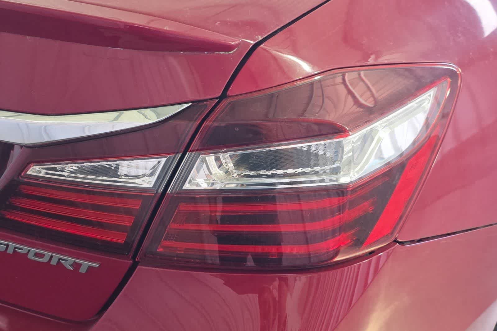 Used 2017 Honda Accord Sport image 13