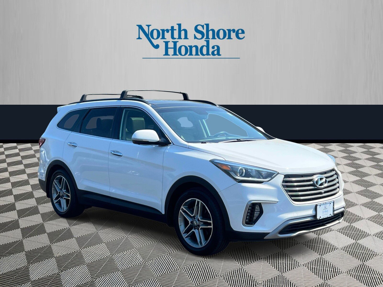 Used 2018 Hyundai Santa Fe AWD image 1
