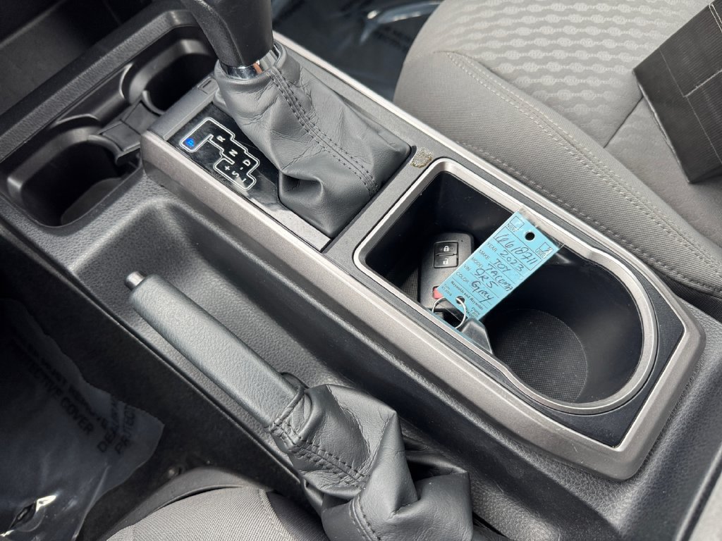 Used 2023 Toyota Tacoma SR5 AWD/4WD image 22