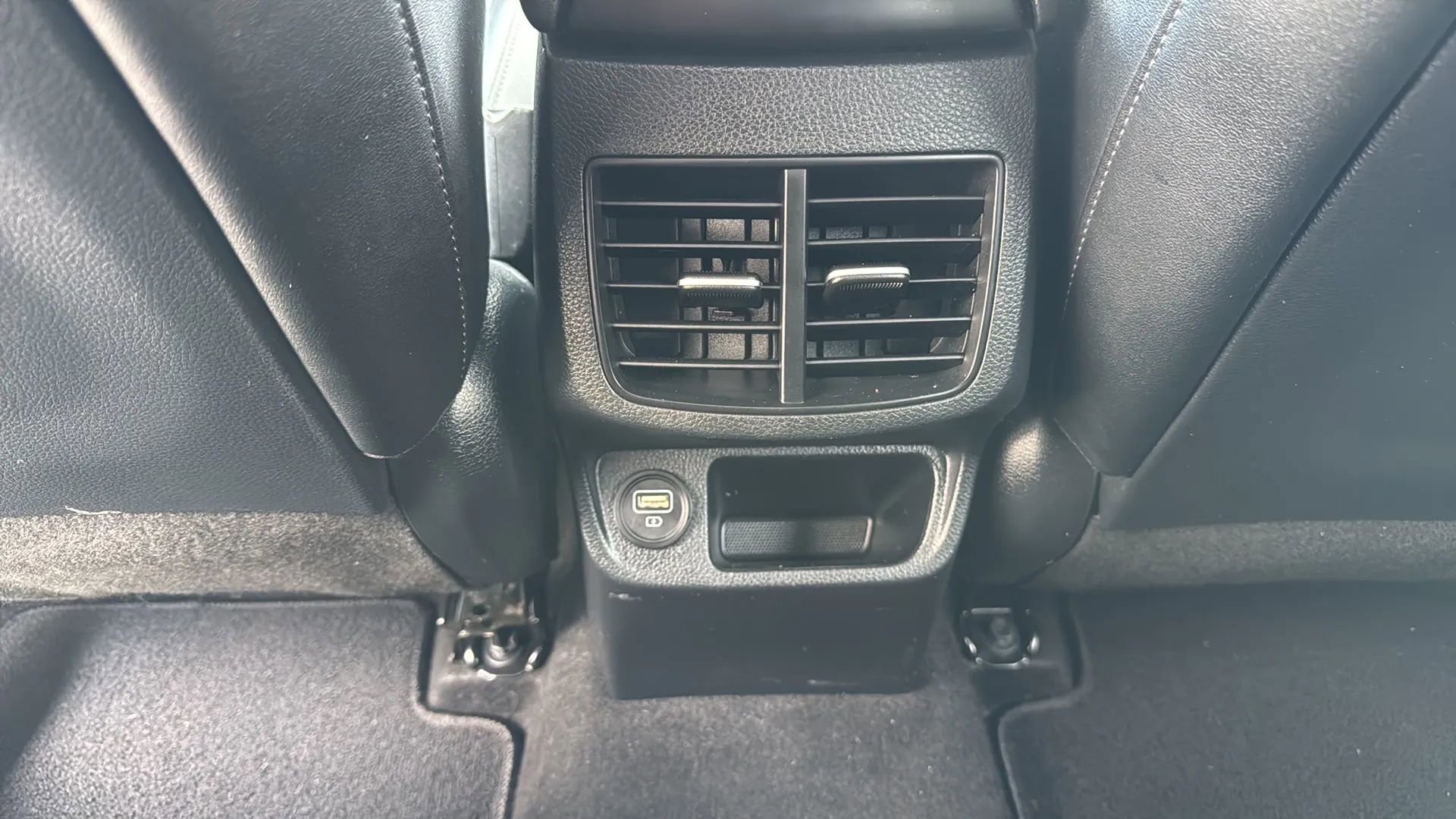 Used 2022 Kia Seltos Nightfall Edition image 28