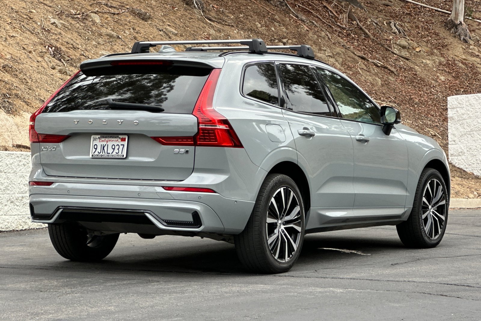 Certified 2024 Volvo XC60 B5 Plus w/ Protection Package Premier AWD/4WD image 4