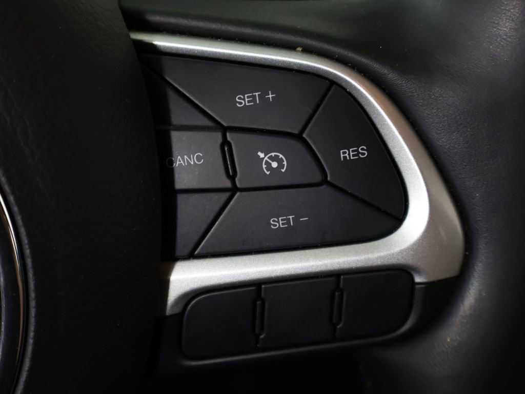Used 2019 Jeep Compass Latitude AWD/4WD image 38