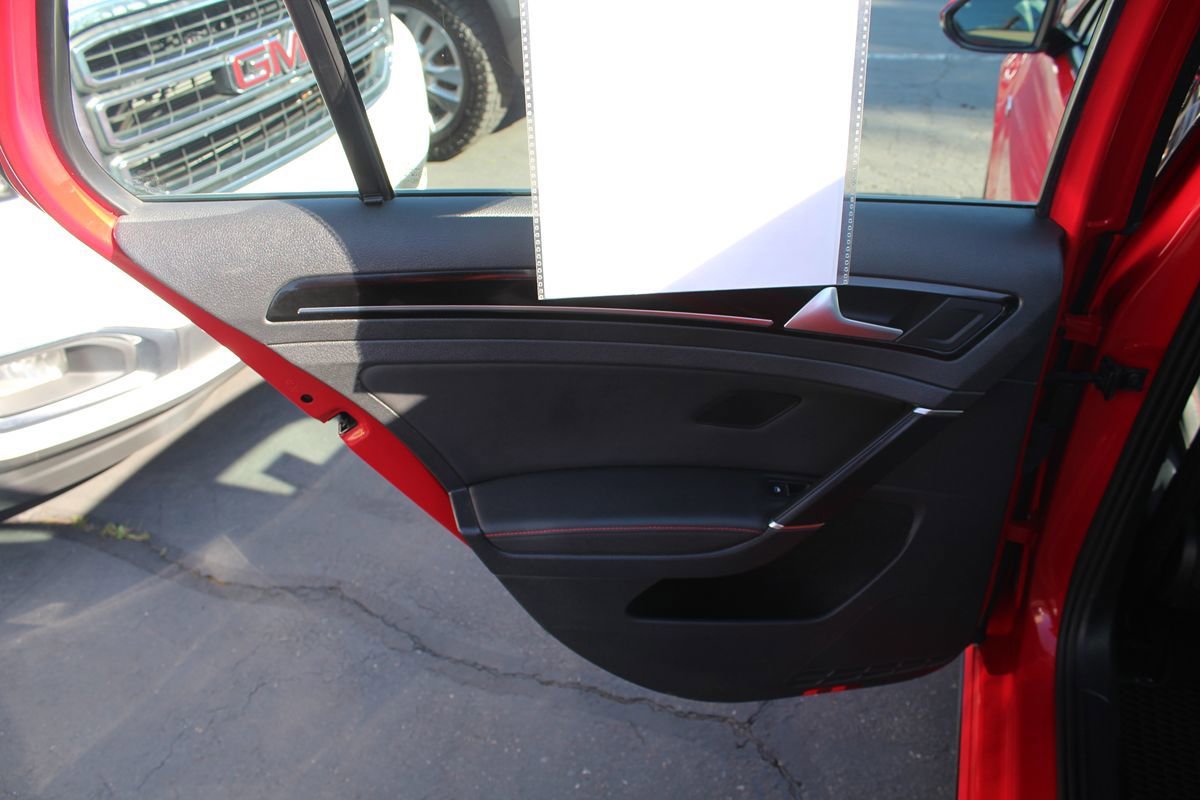 Used 2015 Volkswagen GTI SE FWD image 23