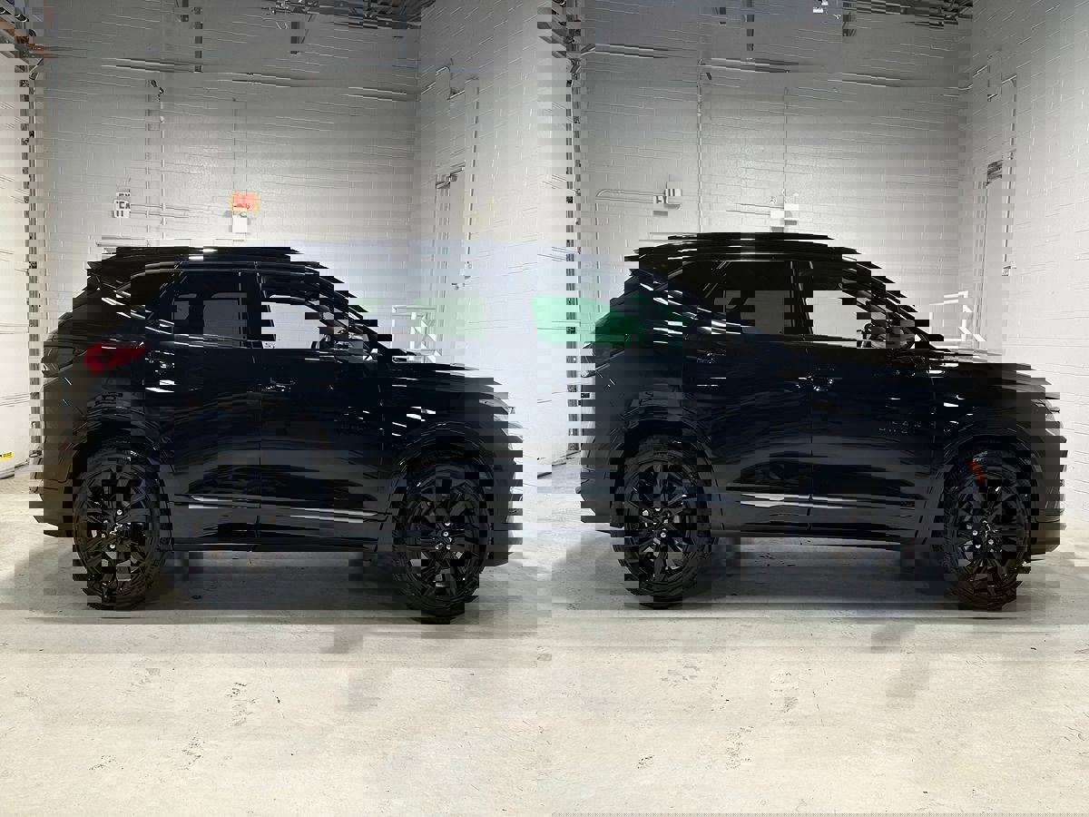 Used 2022 Chevrolet Blazer RS image 2