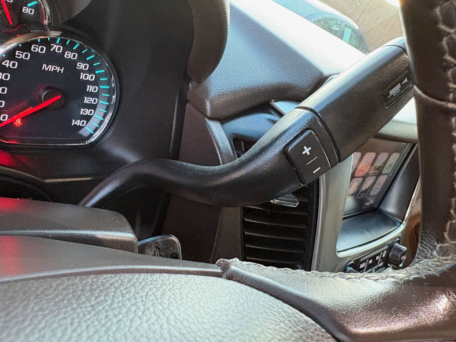 Used 2018 Chevrolet Suburban LT image 44