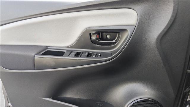 Used 2016 Toyota Yaris L image 11