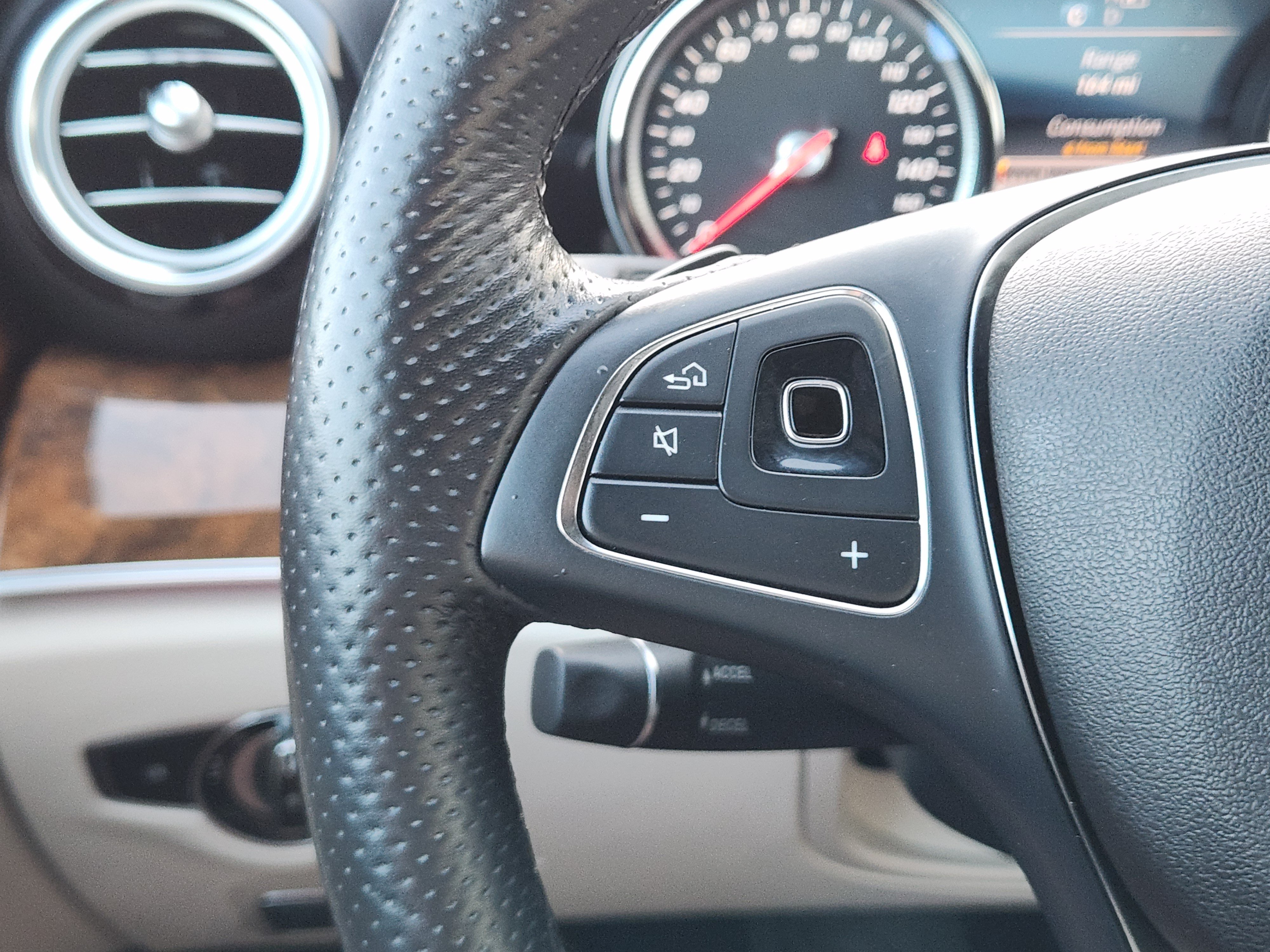 Used 2018 Mercedes-Benz E 300 image 28