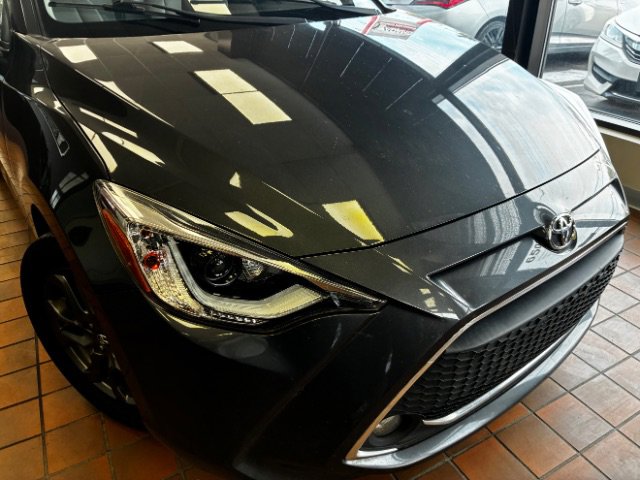Used 2020 Toyota Yaris XLE image 2