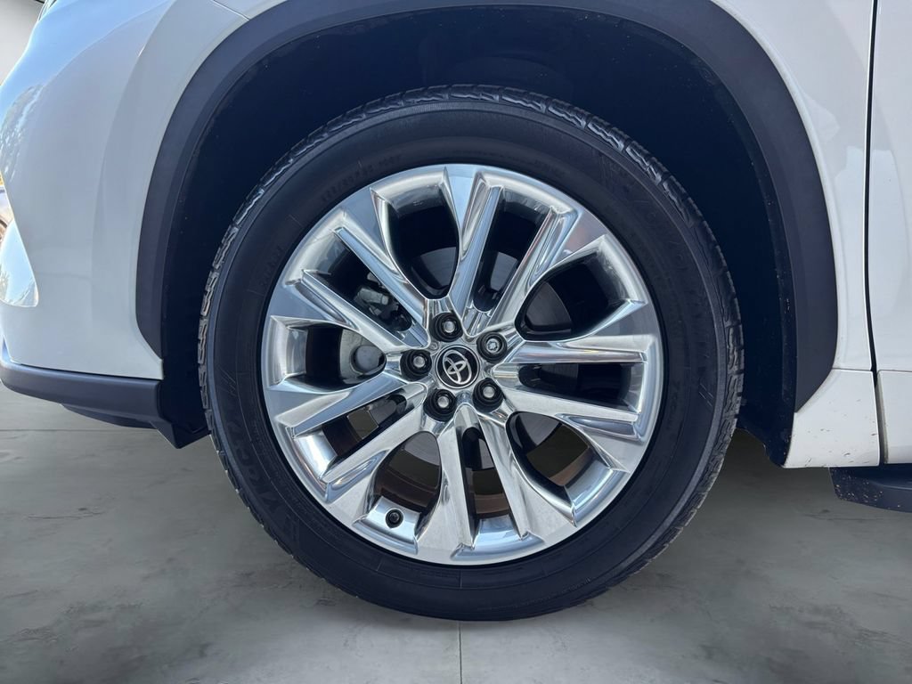 Used 2020 Toyota Highlander Limited FWD image 14