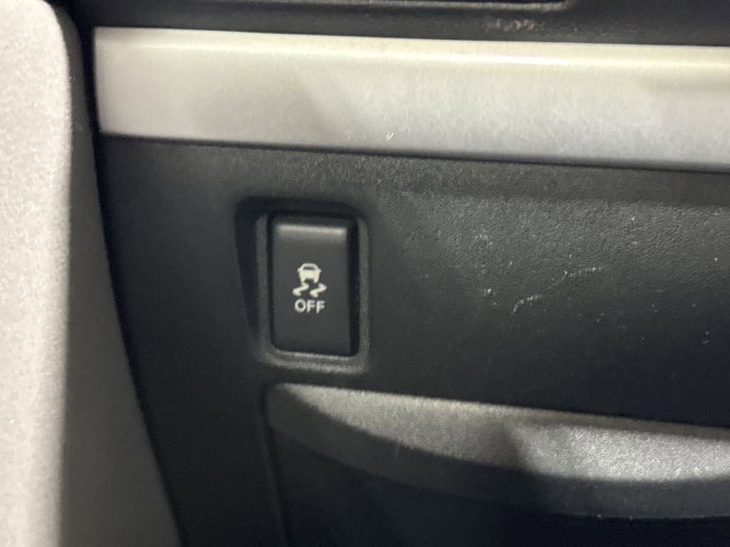 Used 2012 Nissan Sentra 2.0 SR w/ Special Edition Pkg image 18