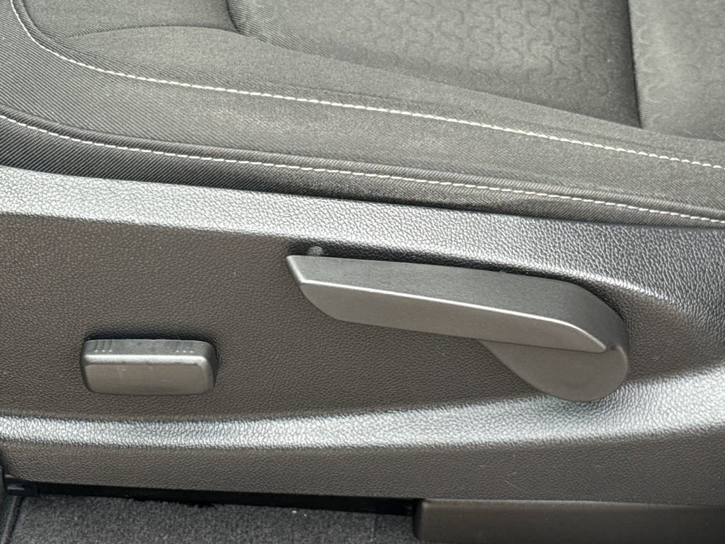 Used 2019 GMC Canyon SLE w/ SLE Convenience Package image 23