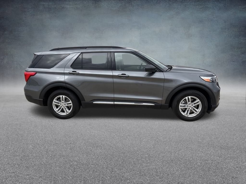 Used 2023 Ford Explorer XLT w/ Equipment Group 202A image 6