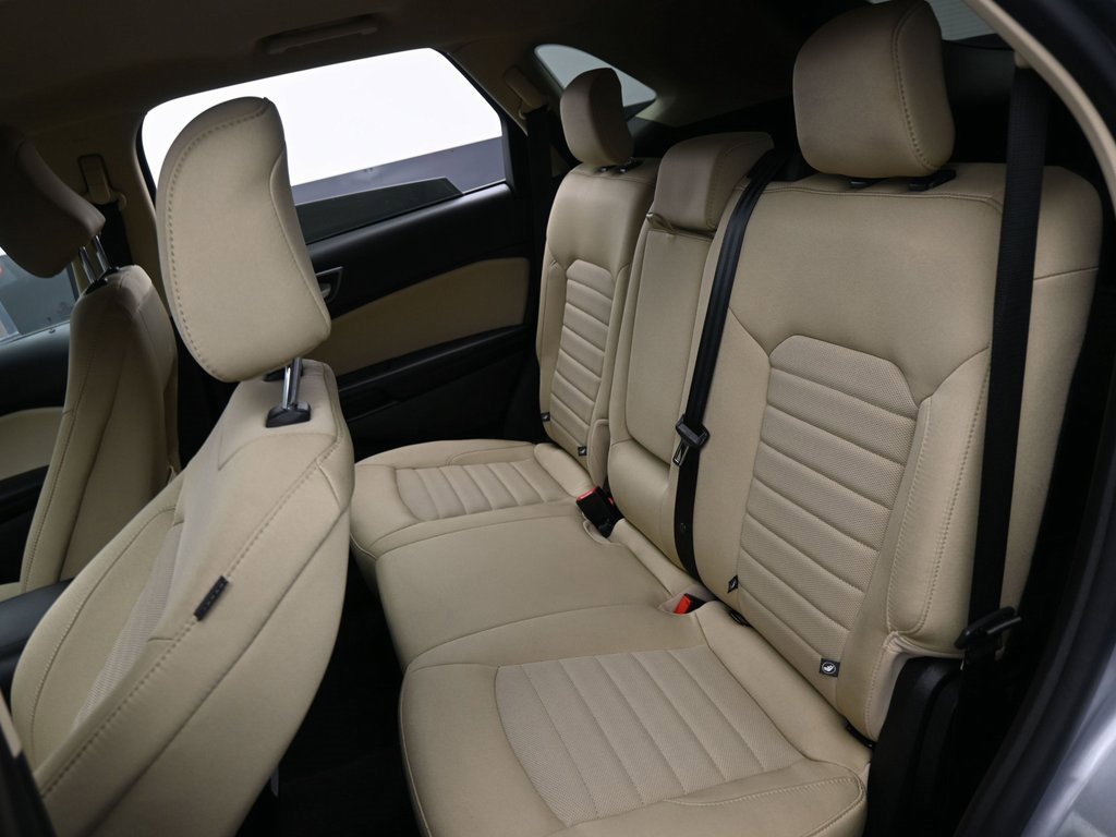 Used 2024 Ford Edge SE image 33