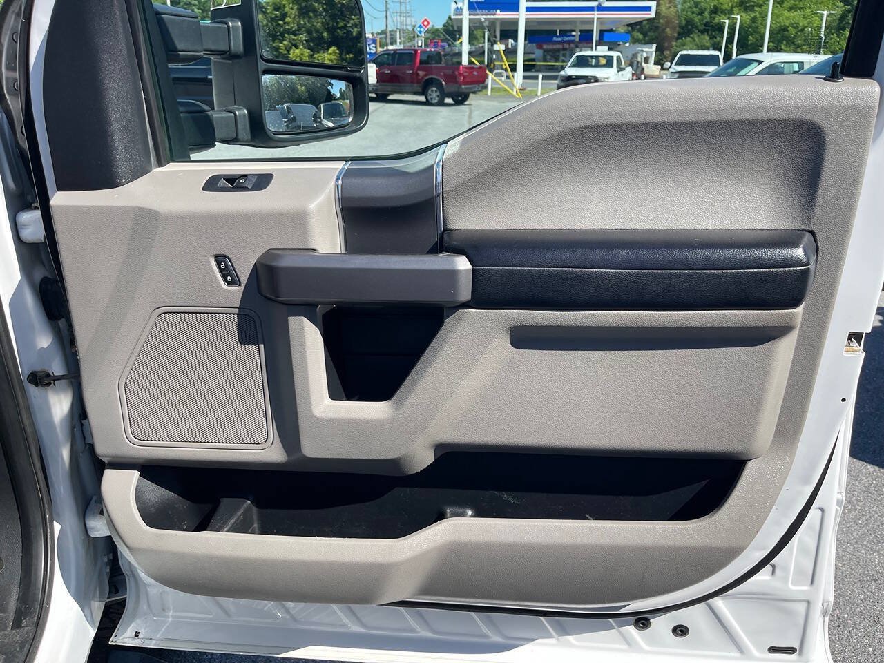 Used 2018 Ford F250 XLT w/ XLT Premium Package AWD/4WD image 39