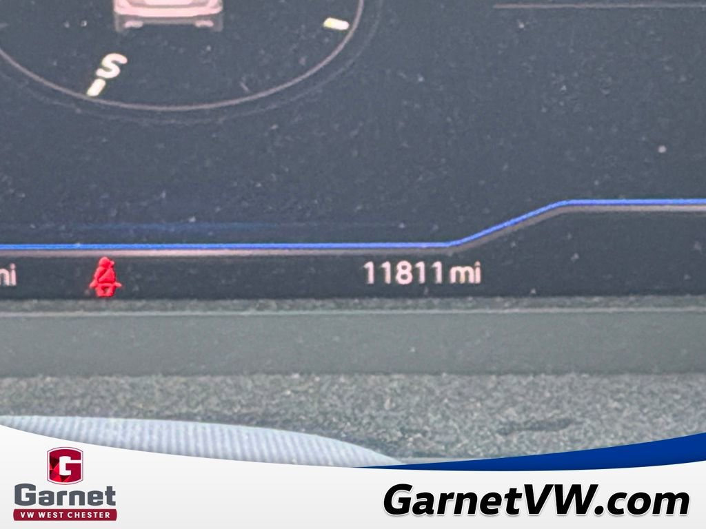 Certified 2023 Volkswagen Tiguan SEL R-Line image 17