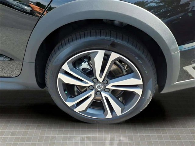 New 2026 Volvo V60 B5 Cross Country Plus w/ Protection Package Premier image 7