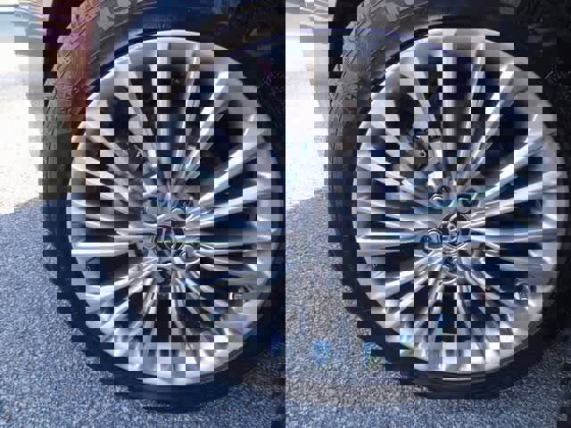 Used 2019 Toyota Avalon Limited image 44