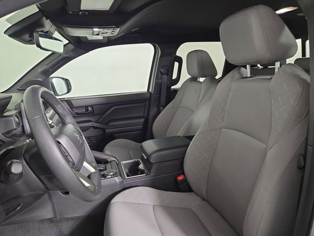Used 2025 Toyota Tacoma SR5 AWD/4WD image 14
