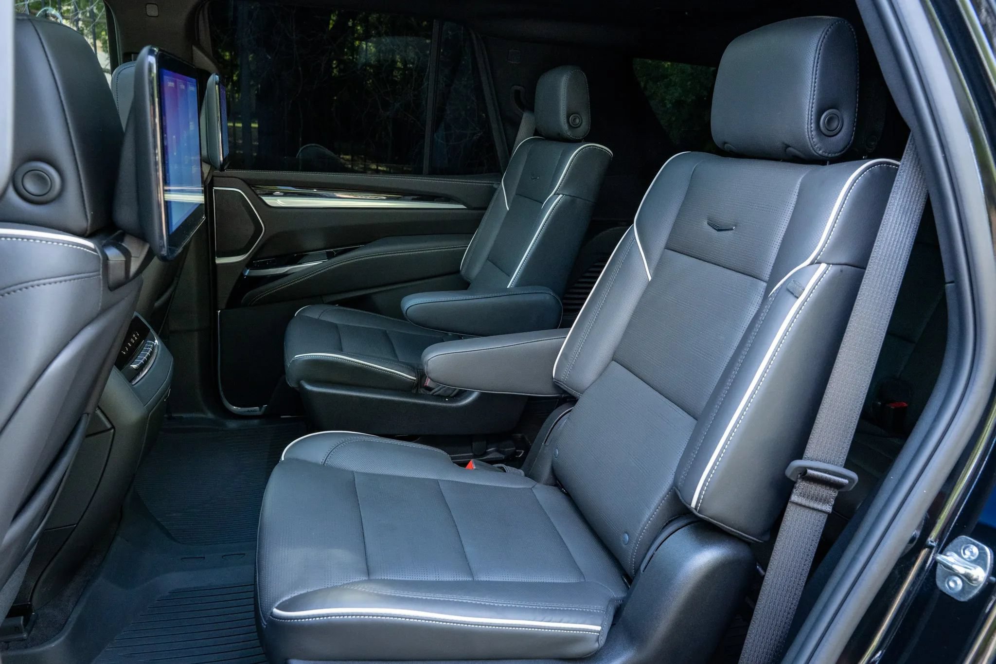 Used 2026 Cadillac Escalade Luxury w/ Touring Package AWD/4WD image 14