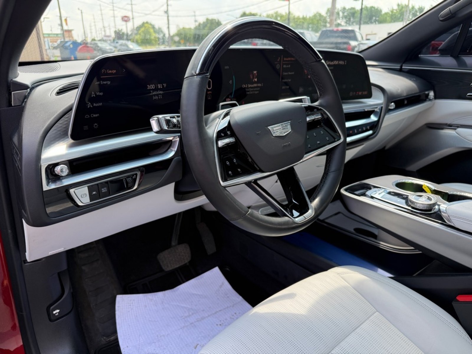 Used 2024 Cadillac Lyriq Sport AWD/4WD image 19