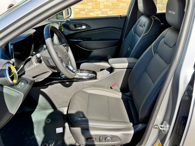 New 2026 Chevrolet Trax ACTIV w/ Driver Confidence Package FWD image 13