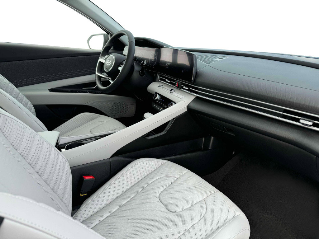 New 2025 Hyundai Elantra Limited FWD image 15