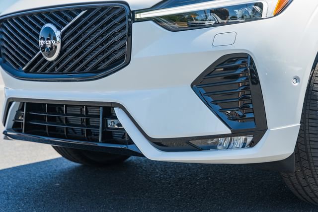 New 2026 Volvo XC60 B5 Plus w/ Protection Package Premier AWD/4WD image 13