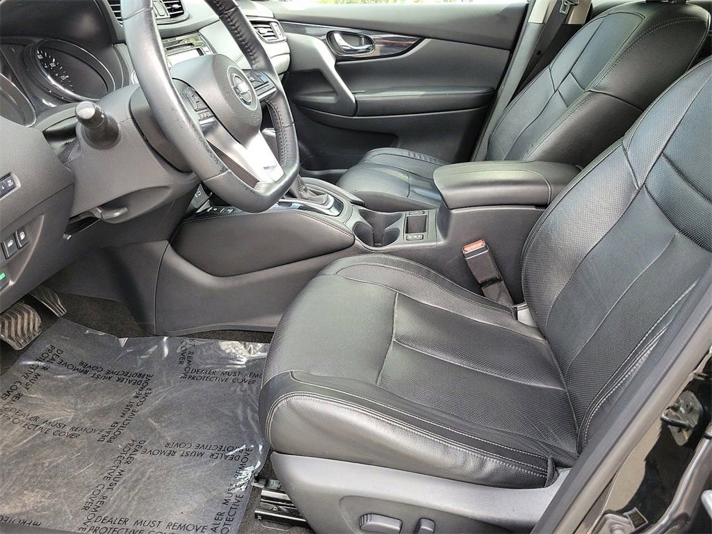 Used 2020 Nissan Rogue SL w/ Premium Package image 19