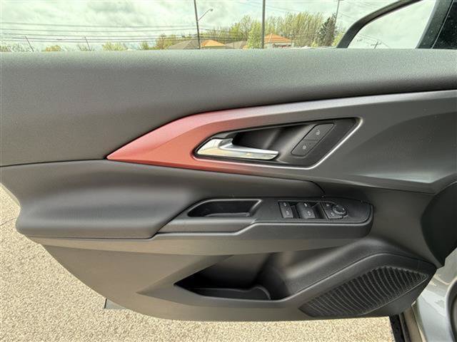 New 2025 Chevrolet Equinox EV RS AWD/4WD image 12