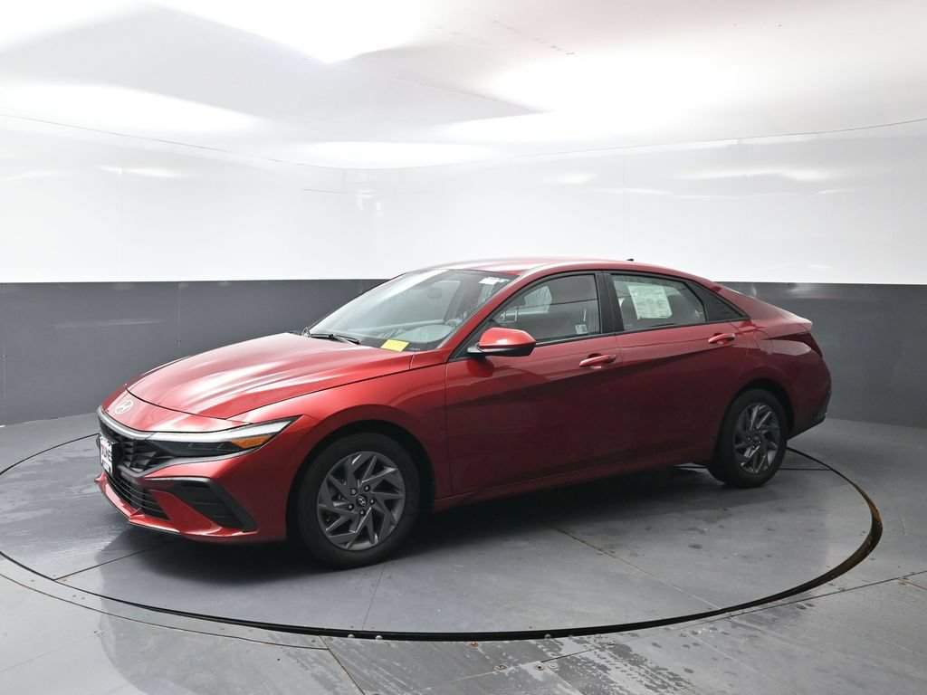 Used 2024 Hyundai Elantra SEL FWD image 9