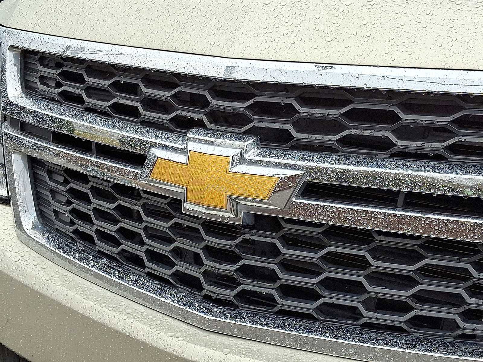 Used 2017 Chevrolet Suburban LT image 35