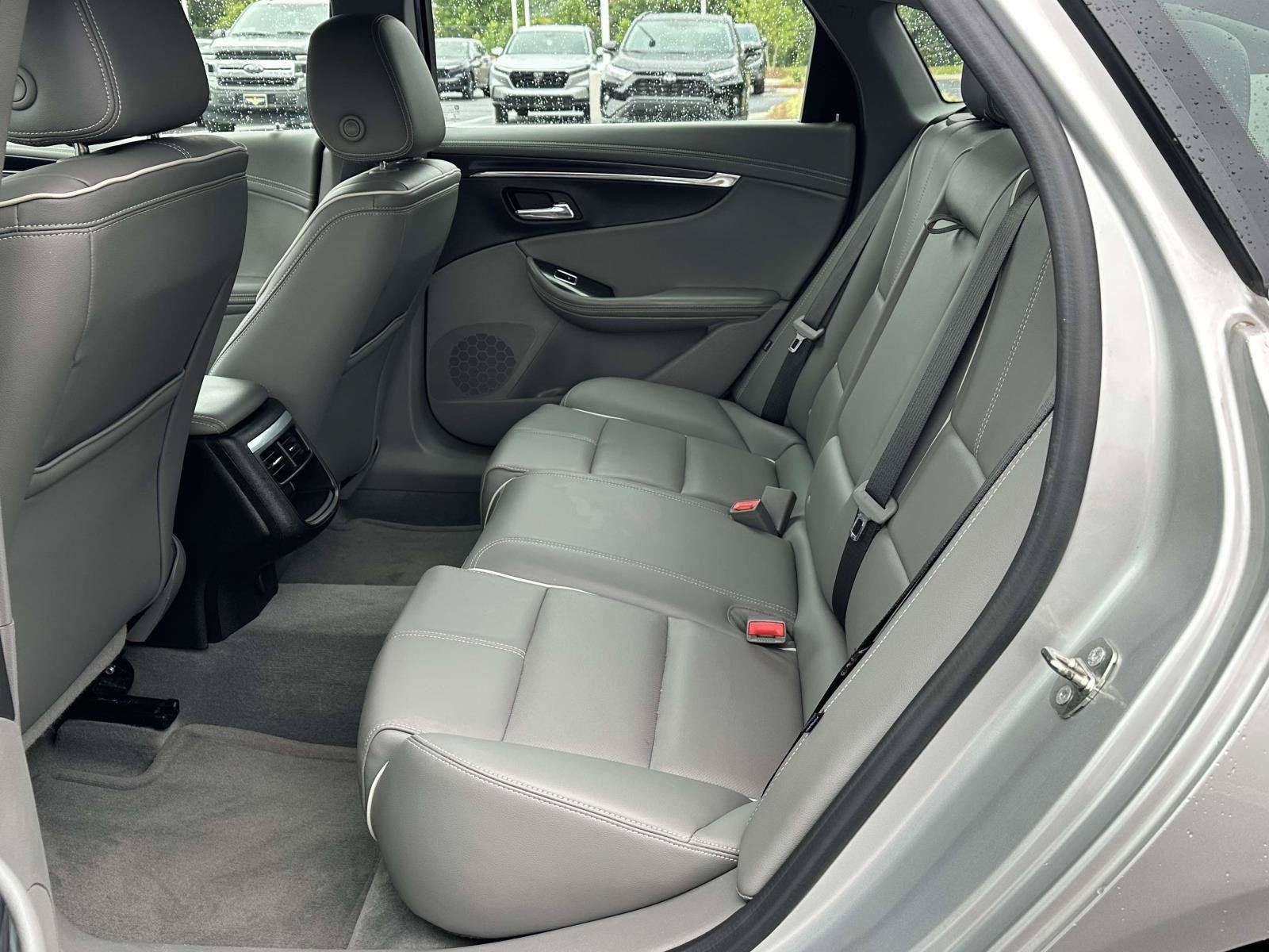 Used 2016 Chevrolet Impala LTZ FWD image 9