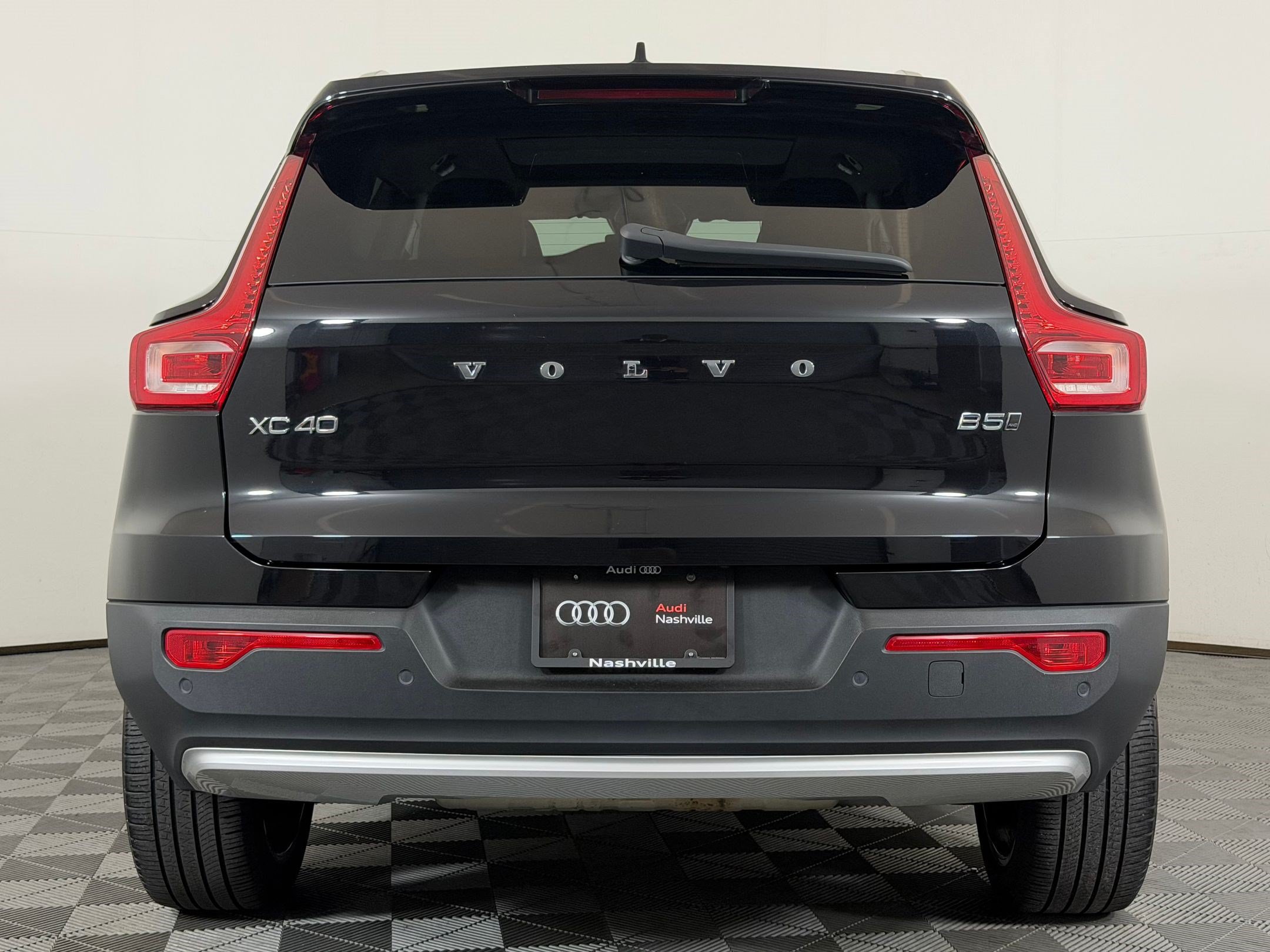 Used 2024 Volvo XC40 B5 Plus w/ Protection Package Premier AWD/4WD image 10