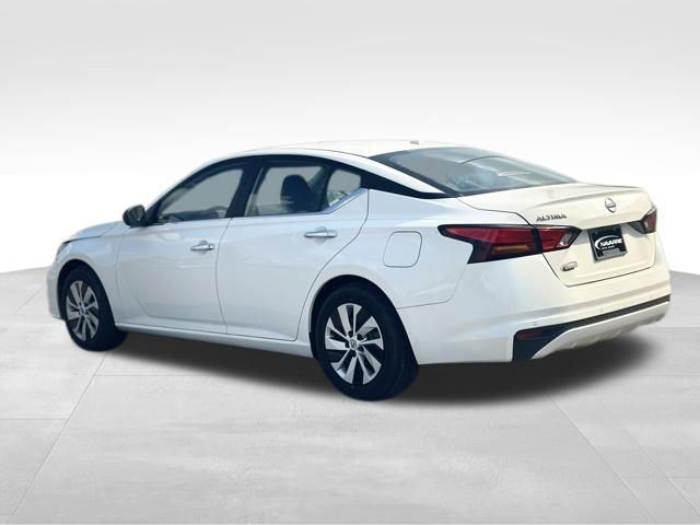 Used 2025 Nissan Altima 2.5 S FWD image 3