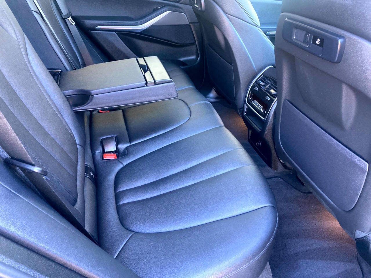 Used 2022 BMW X5 xDrive40i w/ Premium Package image 19