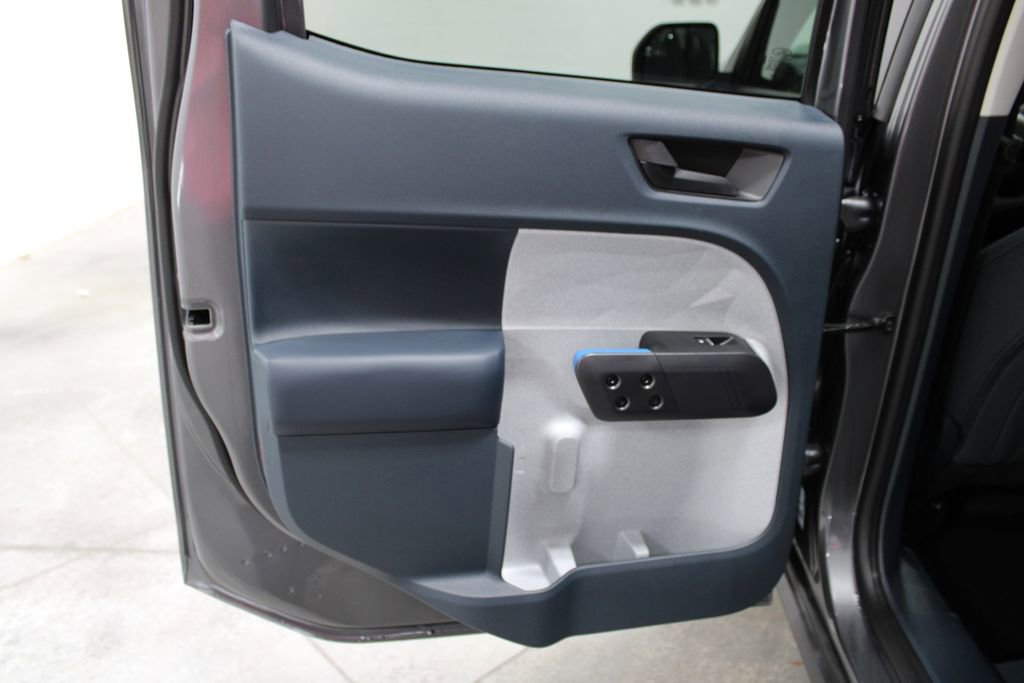 New 2025 Ford Maverick XLT image 18