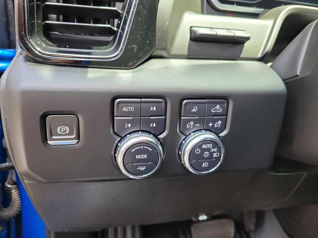 Used 2023 GMC Sierra 1500 AT4 w/ AT4 Premium Package AWD/4WD image 24