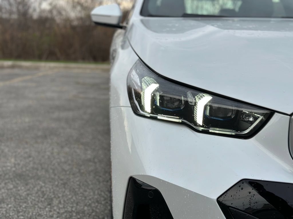 New 2026 BMW 530i xDrive w/ M Sport Package AWD/4WD image 10