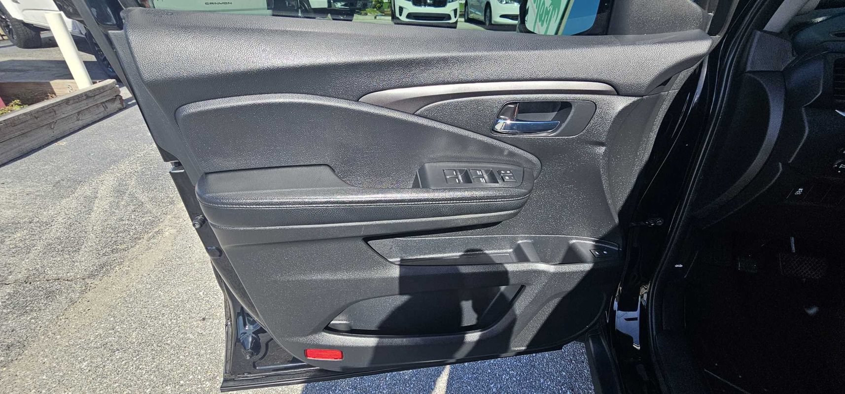 Used 2017 Honda Pilot EX-L image 12