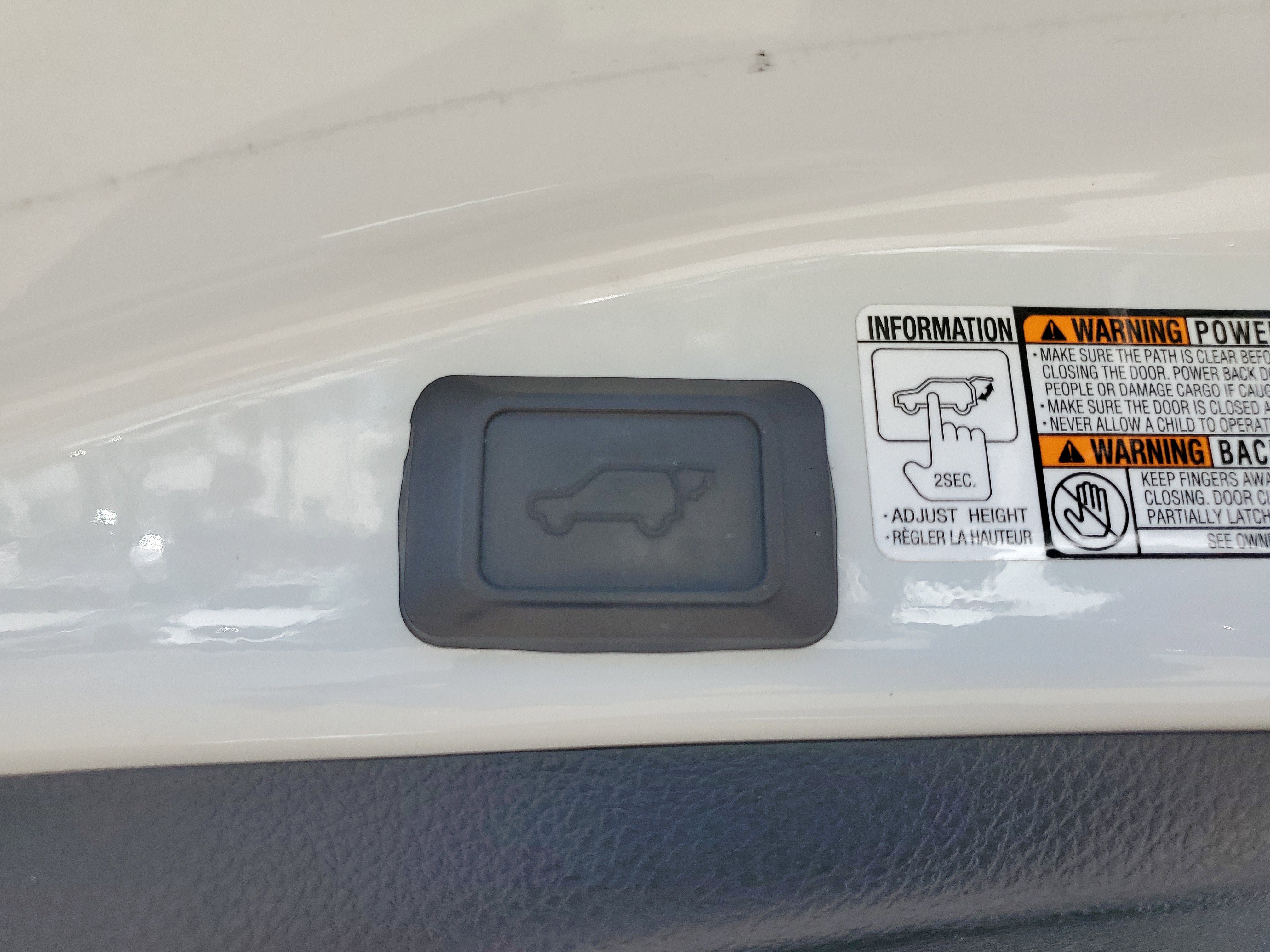 Used 2017 Toyota RAV4 Limited image 9