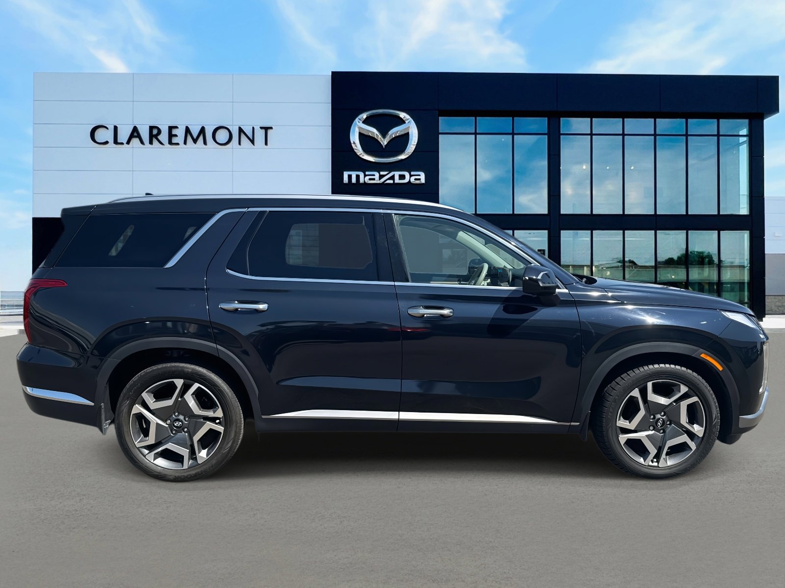 Used 2024 Hyundai Palisade Limited image 4